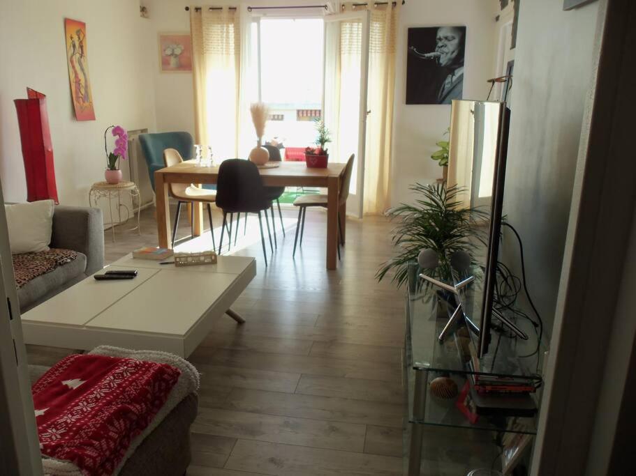 Appartement Vue Mer Acces Plage Antibes Exterior foto